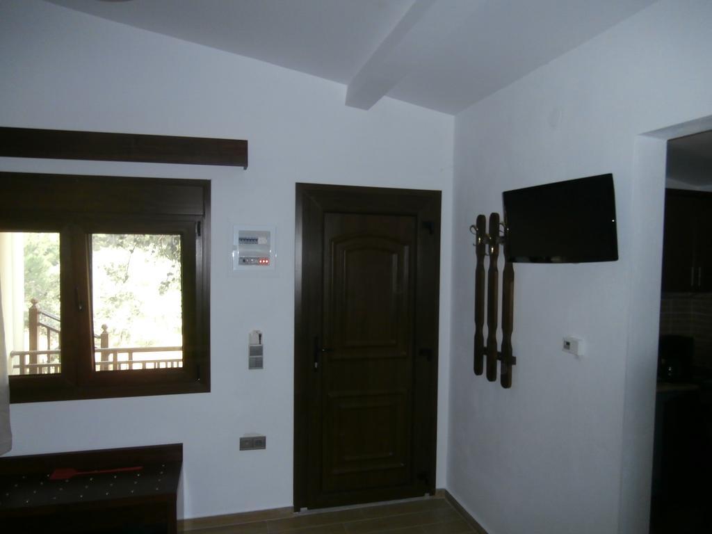 Villa Barouti Koinira Room photo